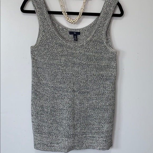 GAP 🌷Tank Combo!! - Picture 3 of 8